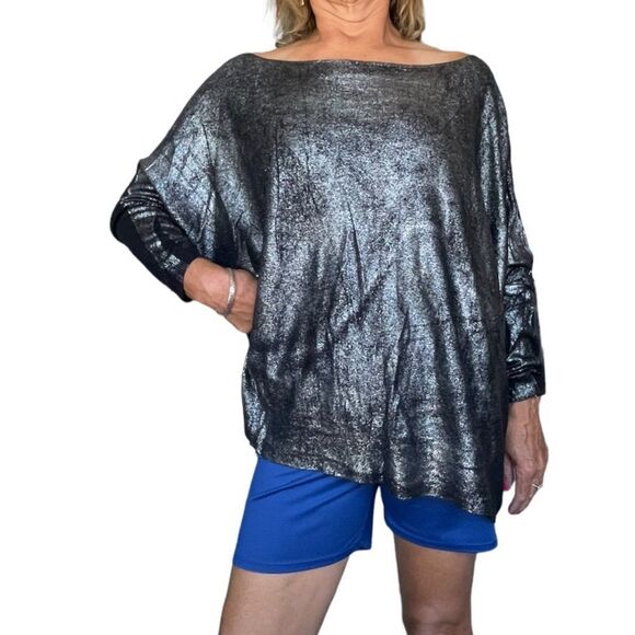 OVERSIZED BLACK AND SILVER METALLIC TOP - Picture 1 of 5